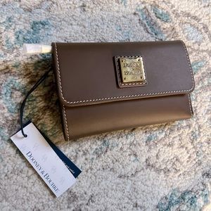 Dooney & Bourke brown leather wallet